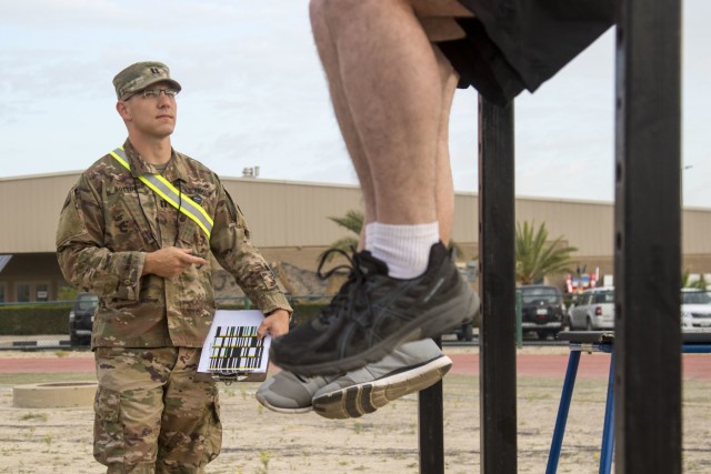 Go for Gold: Service Members Compete in German Basic Fitness Test