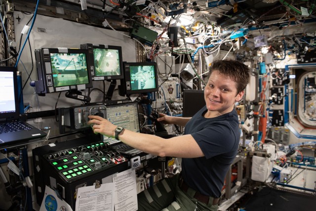 Army astronaut reflects on mission 250 miles above Earth