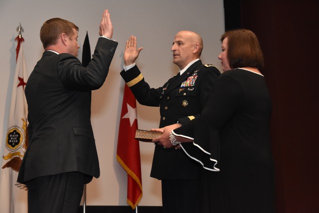 Army's first hypersonics director receives his third star