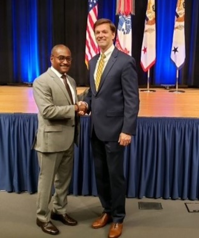 Aviation, Missile Center employee, Huntsville native honored with Army Acquisition Executive Excellence in Leadership award