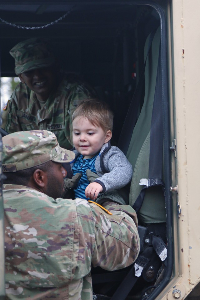 Fort Drum preschoolers learn about 'big Army trucks'