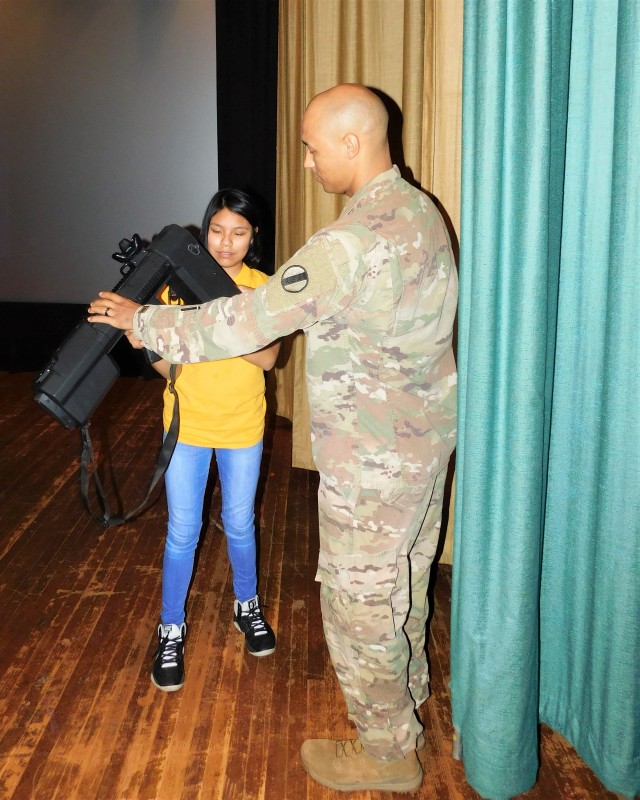 Fairmont HS JROTC visits Army REF