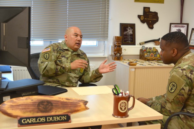 Career counselor helps Soldiers see value in Army service