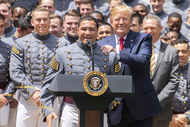 Army football reclaims Commander-in-Chief's Trophy at White House