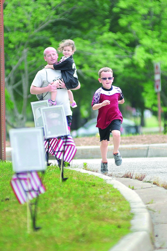Running to remember -- community honors fallen military members