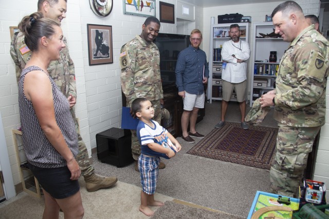 USAG-KA commander meets with a family