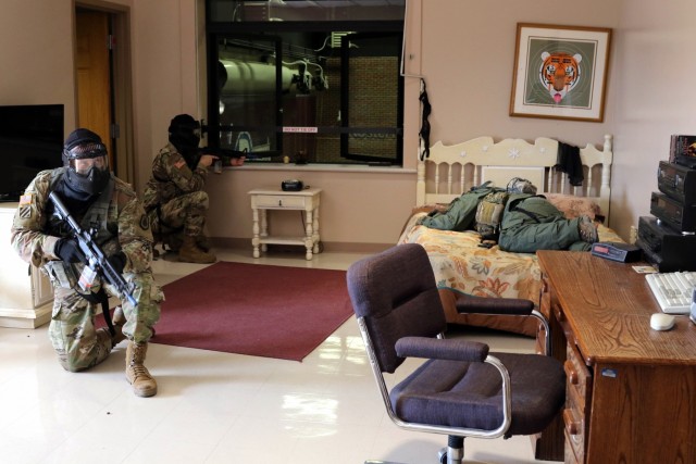 Army Reserve drill sergeants train on Warrior tasks to be better instructors