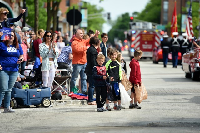 Army Reserve leaders remember fallen heroes during the Memorial Day weekend throughout Chicago