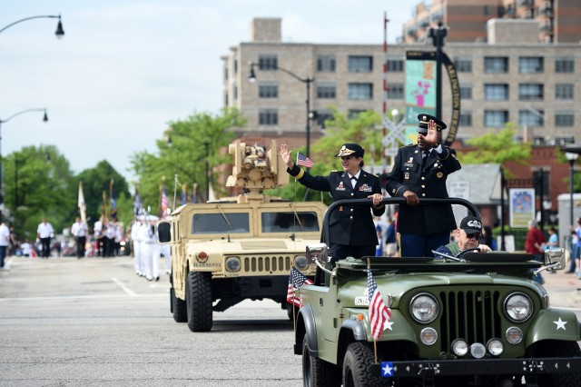 Army Reserve leaders remember fallen heroes during the Memorial Day weekend throughout Chicago
