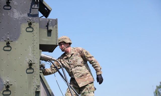 Soldiers conduct battle drills during Astral Knight 19