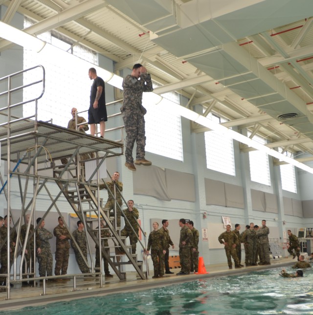 2-158th AHB takes part in helocast training over American Lake ...