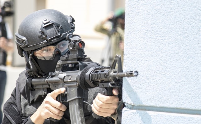 U.S. Army partners with Kuwaiti counterparts for exercise