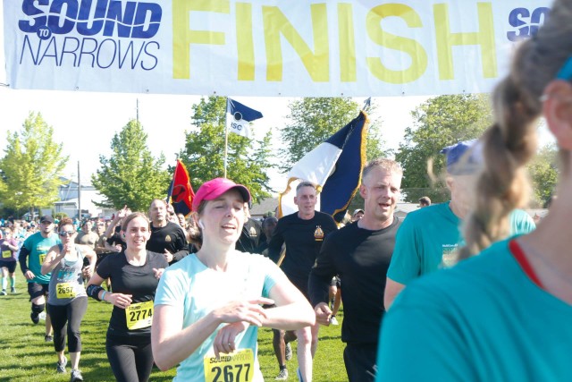 Nearly 500 JBLM Service Members race to the finish line at annual Sound to Narrows 12k