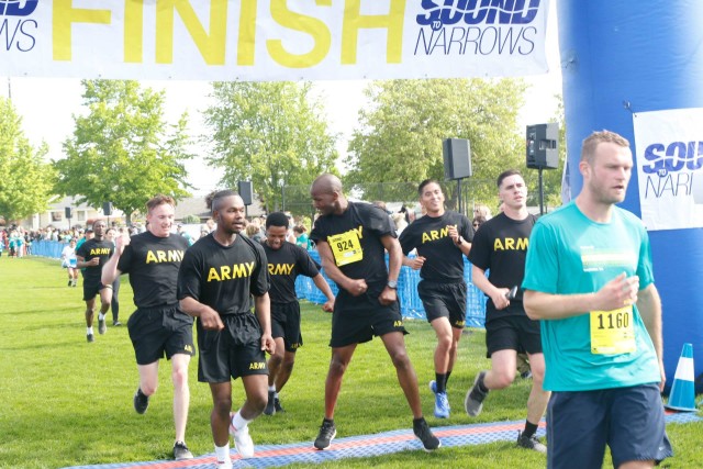 Nearly 500 JBLM Service Members race to the finish line at annual Sound to Narrows 12k