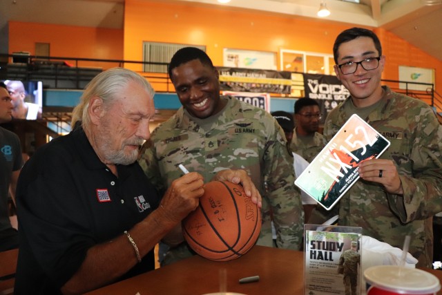 Hoops for Troops motivates fans at Schofield Barracks