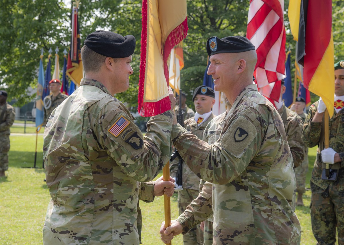 USAG Wiesbaden CSM passes colors in relinquishment ceremony | Article ...