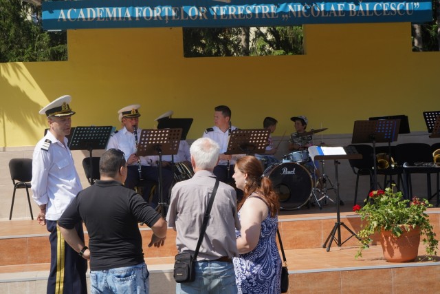 2CR and Romania foster partnership during SG19 static display