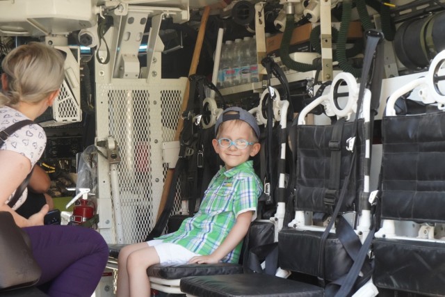 2CR and Romania foster partnership during SG19 static display