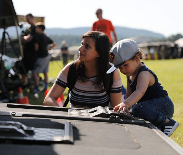 U.S. and Slovenian militaries celebrate community day