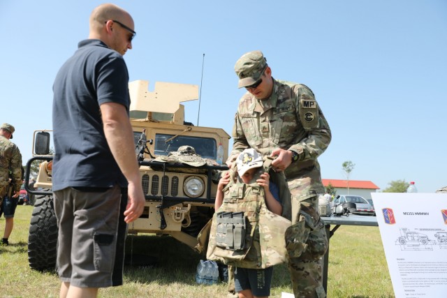 U.S. and Slovenian militaries celebrate community day
