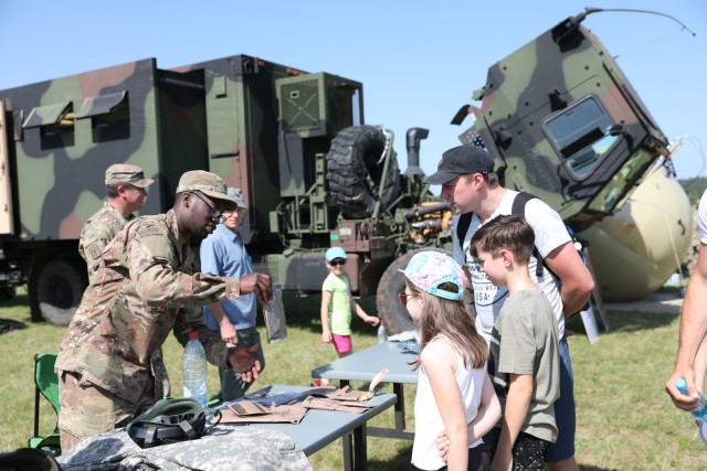U.S. and Slovenian militaries celebrate community day