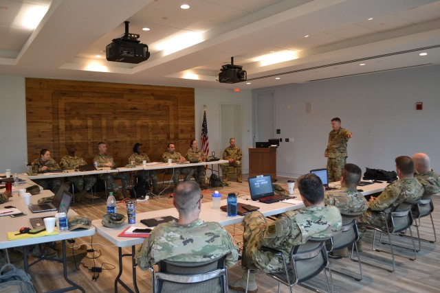 Pilot program provides a new option for Army officers' professional military education