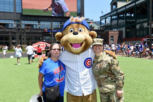 Chicago Army Reserve Soldier re-enlists at her favorite sports team field