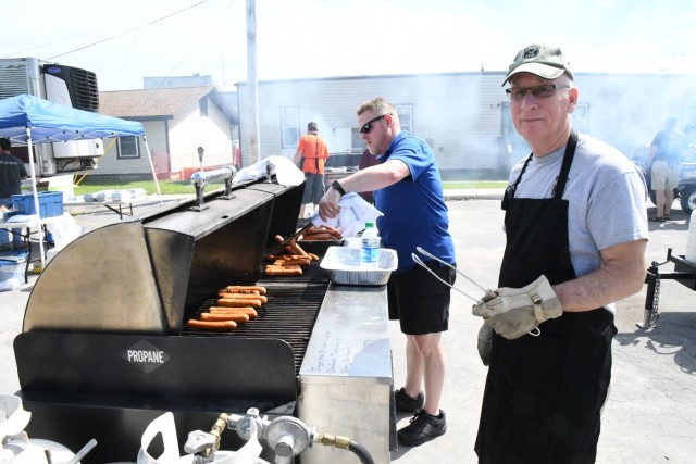 Thousands of Fort Drum Soldiers, family members enjoy Riverfest's day at the bay