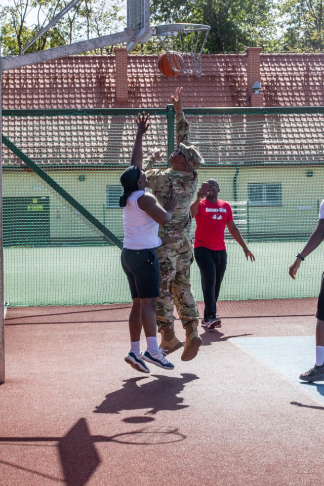 National Guard command team visits Battle Group Poland
