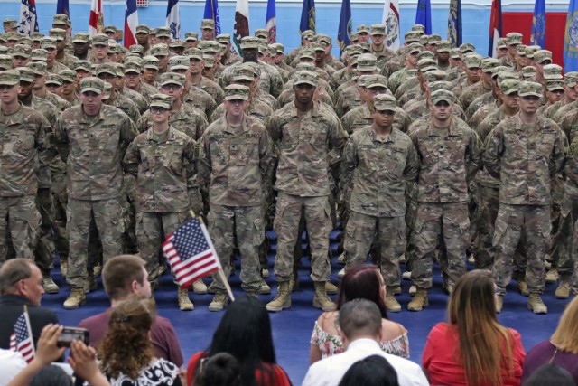 Welcome Home ceremonies reunite Commando Soldiers and Families