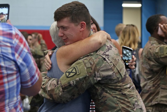 Welcome Home ceremonies reunite Commando Soldiers and Families