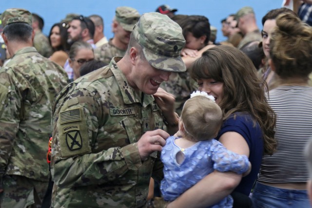 Welcome Home ceremonies reunite Commando Soldiers and Families