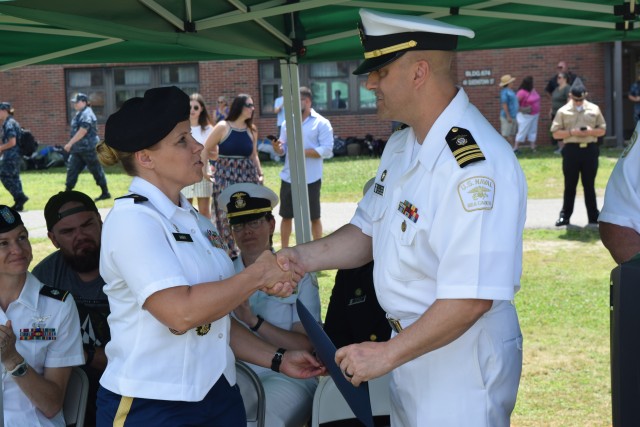 Comm. Sgt. Maj. Harr and Lt. Cmdr. Donahue