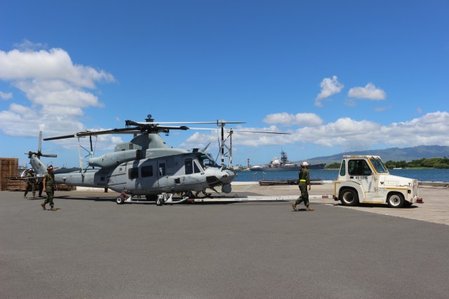 599th Trans. Bde. facilitates MAG-24 upload operations at Pearl Harbor