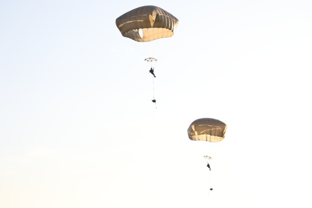 Ft. Benning Rangers jump test new backpack systems for forced entry operations