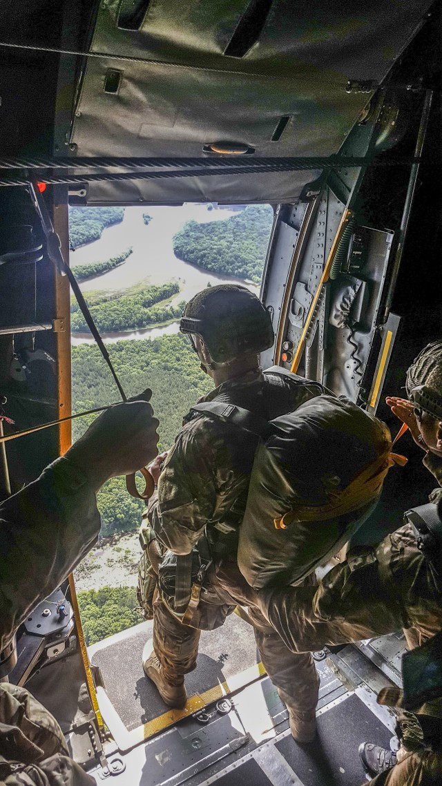 Ft. Benning Rangers jump test new backpack systems for forced entry operations