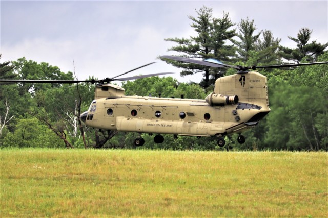 Illinois National Guard Chinook helicopters, crews support training at Fort McCoy