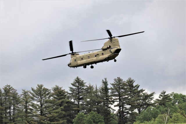 Illinois National Guard Chinook helicopters, crews support training at Fort McCoy
