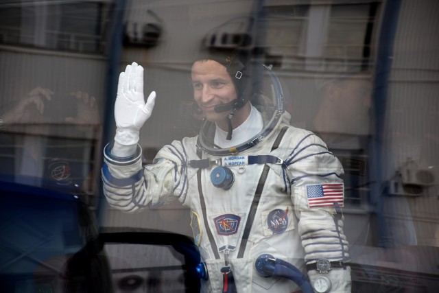 COL Morgan waves before takeoff