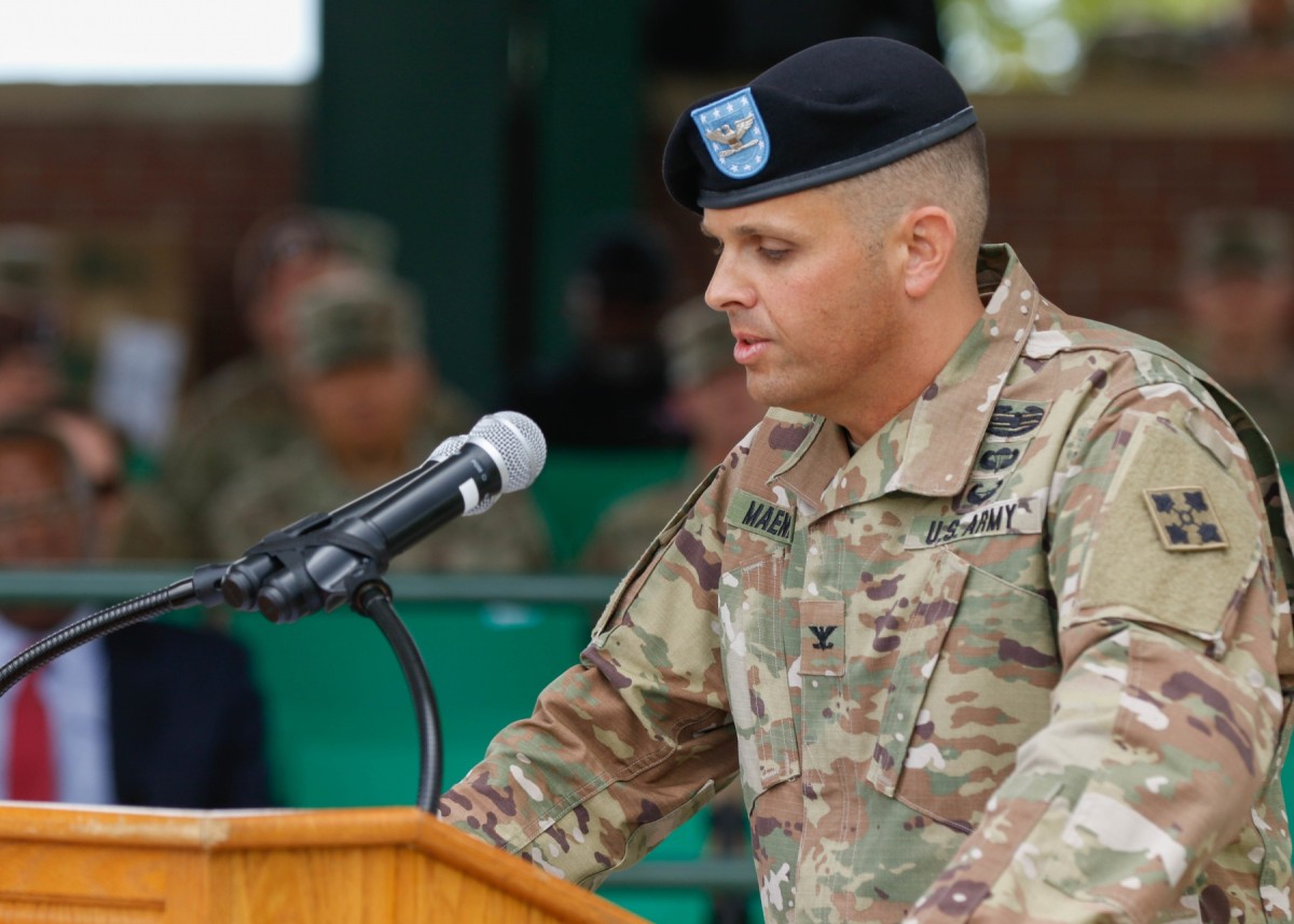 DIVARTY welcomes new commander | Article | The United States Army