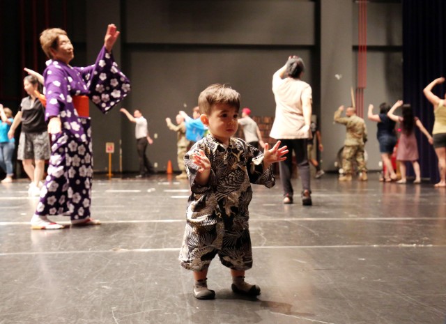 Japanese volunteers teach traditional dances at Camp Zama