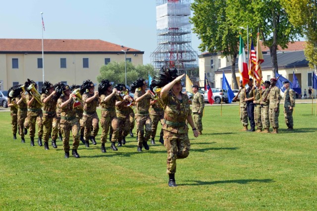 Garrison Italy says 'arrivederci' to Berdy, 'benvenuti' to Vogel