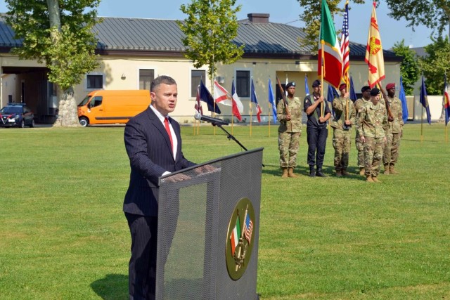 Garrison Italy says 'arrivederci' to Berdy, 'benvenuti' to Vogel