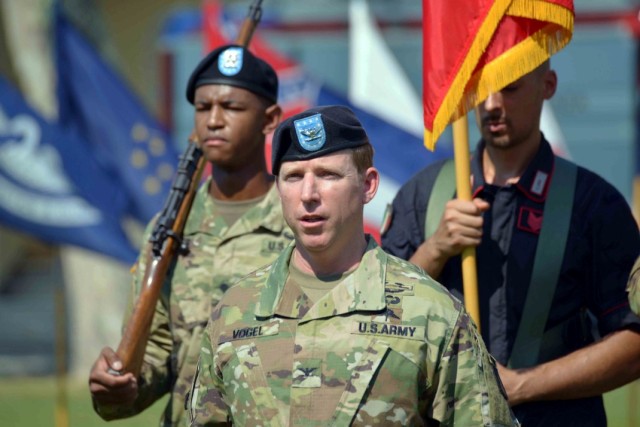 Garrison Italy says 'arrivederci' to Berdy, 'benvenuti' to Vogel