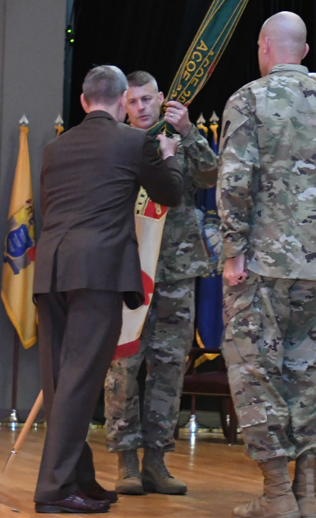 Fort Knox community lauds outgoing garrison commander, welcomes new leader