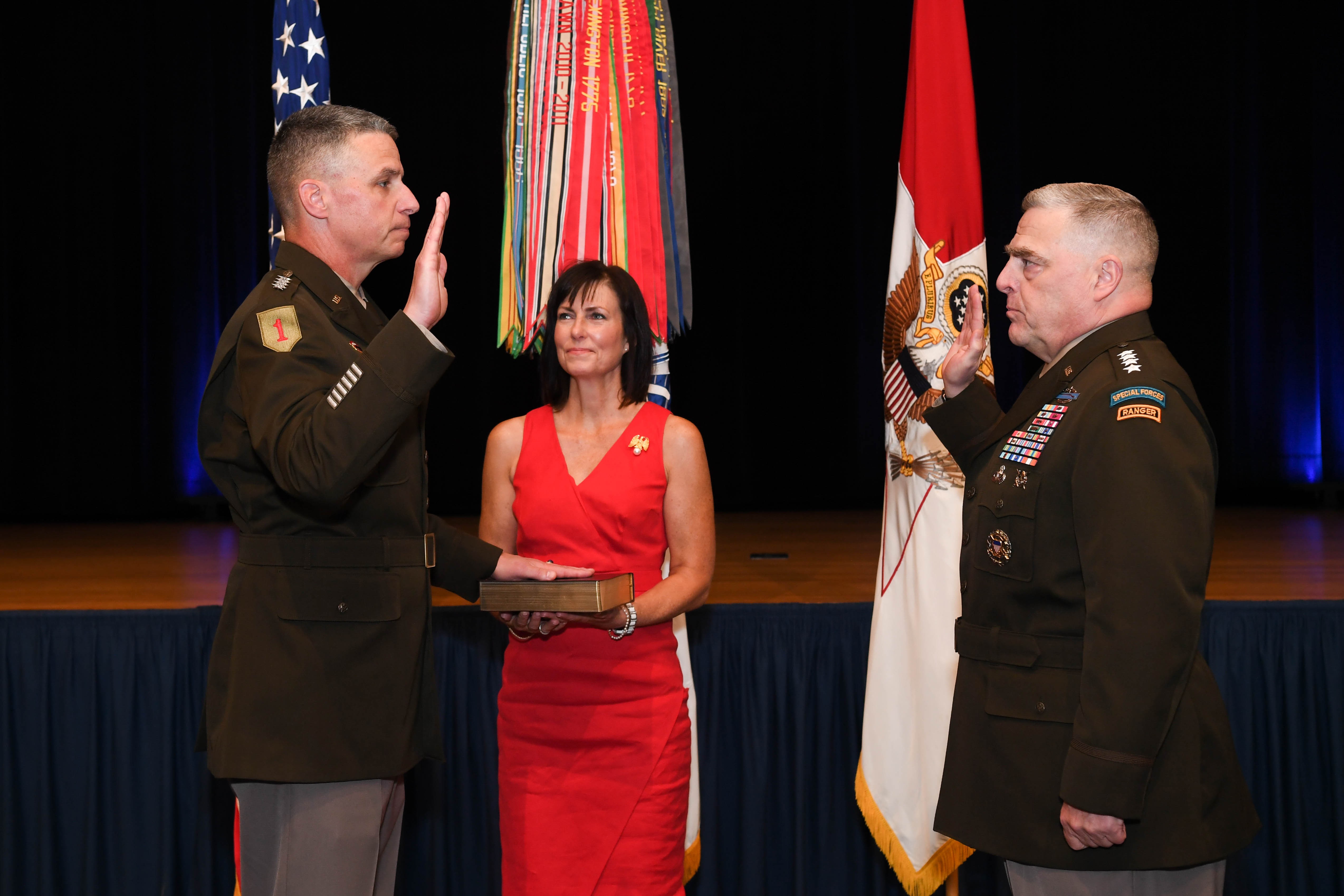 Director of the Army Staff sworn in as vice chief of staff ...