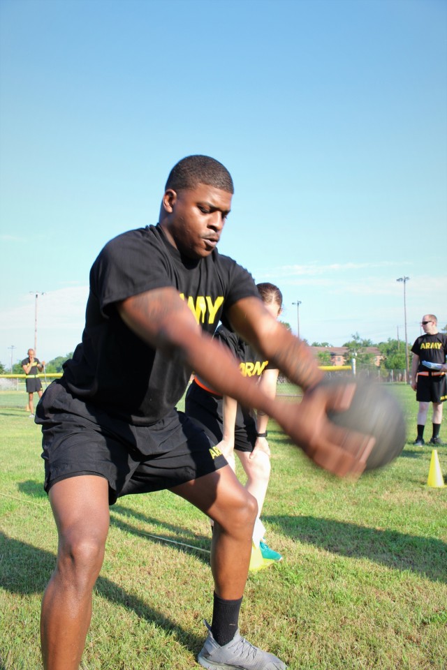 316th ESC Soldiers Train for Army Combat Fitness Test