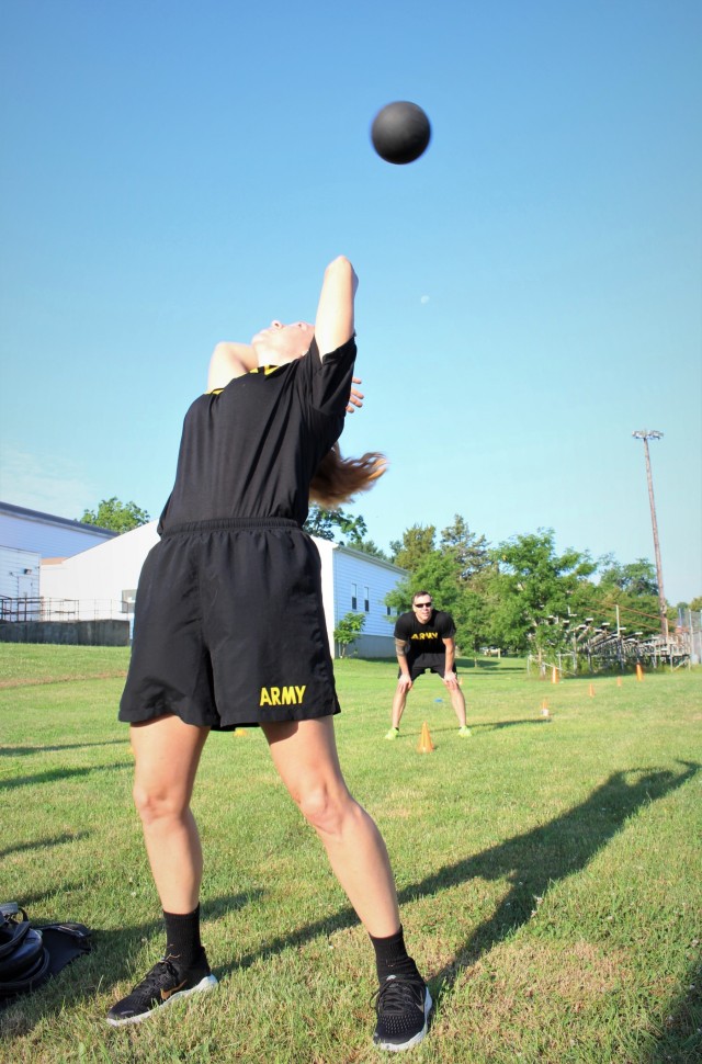 316th ESC Soldiers Train for Army Combat Fitness Test