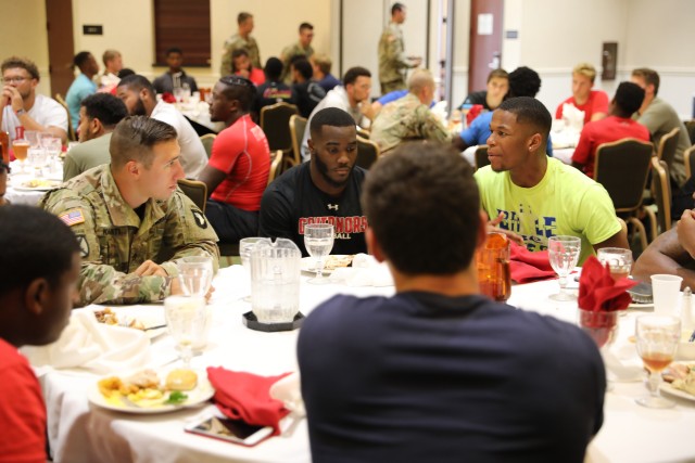 1st Brigade Hosts Austin Peay State University for leadership conference