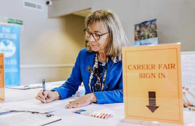 INSCOM Career Fair connects employers, job-seekers